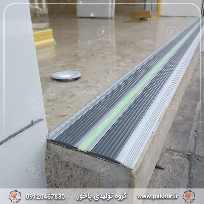 بدأت شركة باخور نشاطها  بانتاج نموذجية اولی بادری، ألمنيوم بادری، وفرامل سلالم ، ومنتجات سلامة مواقف السيارات
