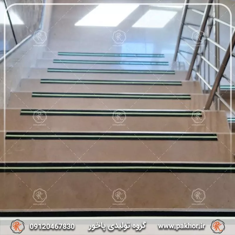 بررسی تأثیر تراکم رفت وآمد بر میزان استهلاک ترمز پله شبرنگ دار