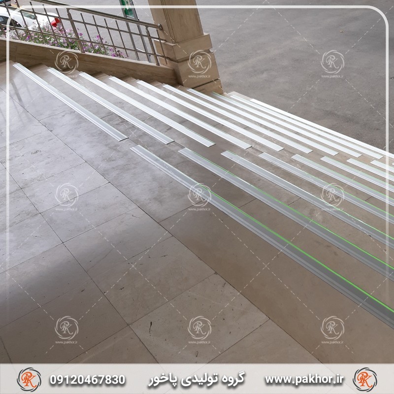 ترمز پله با چسب قوی؛ انتخابی مطمئن برای ایمنی در فضای ساختمان مخصوصا در بارندگی