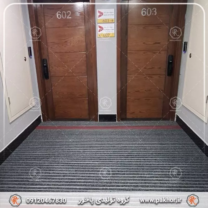 این اشتباه در نصب پادری ورودی آپارتمان، خانه را زشت می کند