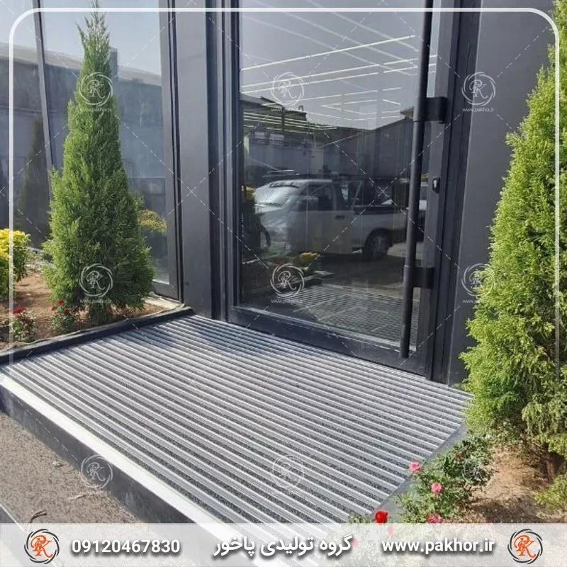 انتخاب پادری برای ورودی با درب شیشه ای