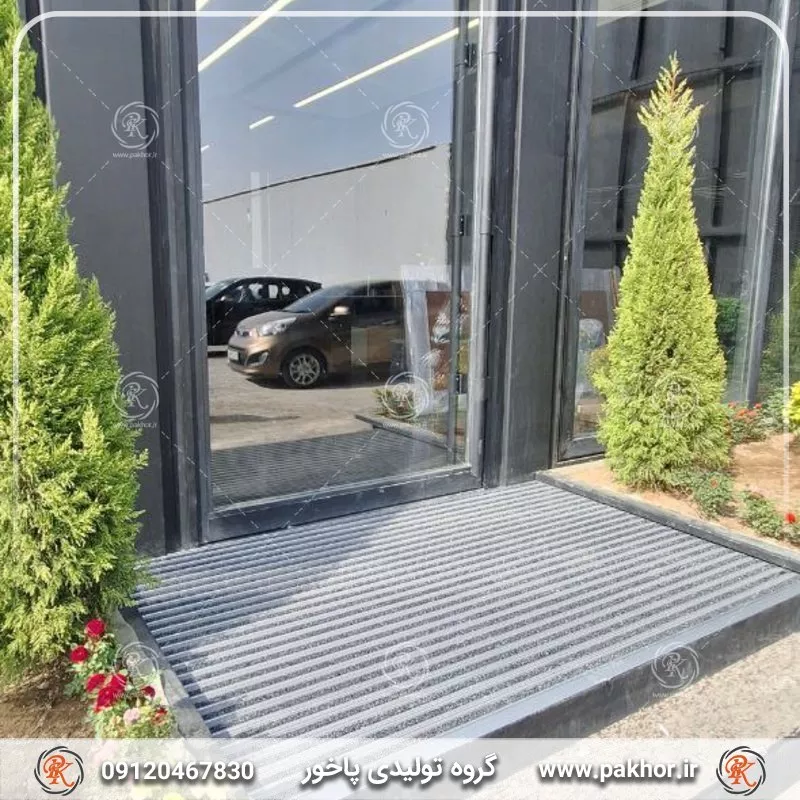 انتخاب پادری برای ورودی با درب شیشه ای
