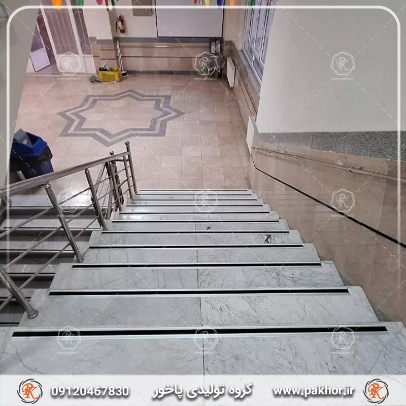 ایمنی راه پله مهدکودک ها با ترمز پله رنگی