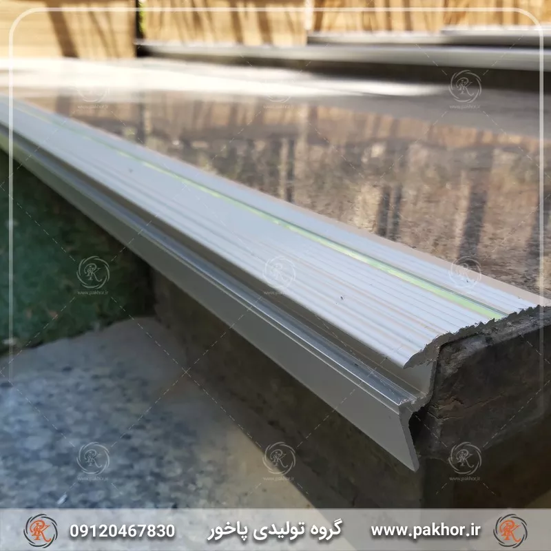 ضرورت استفاده از سرعت گیر پله بر روی پله های لغزنده