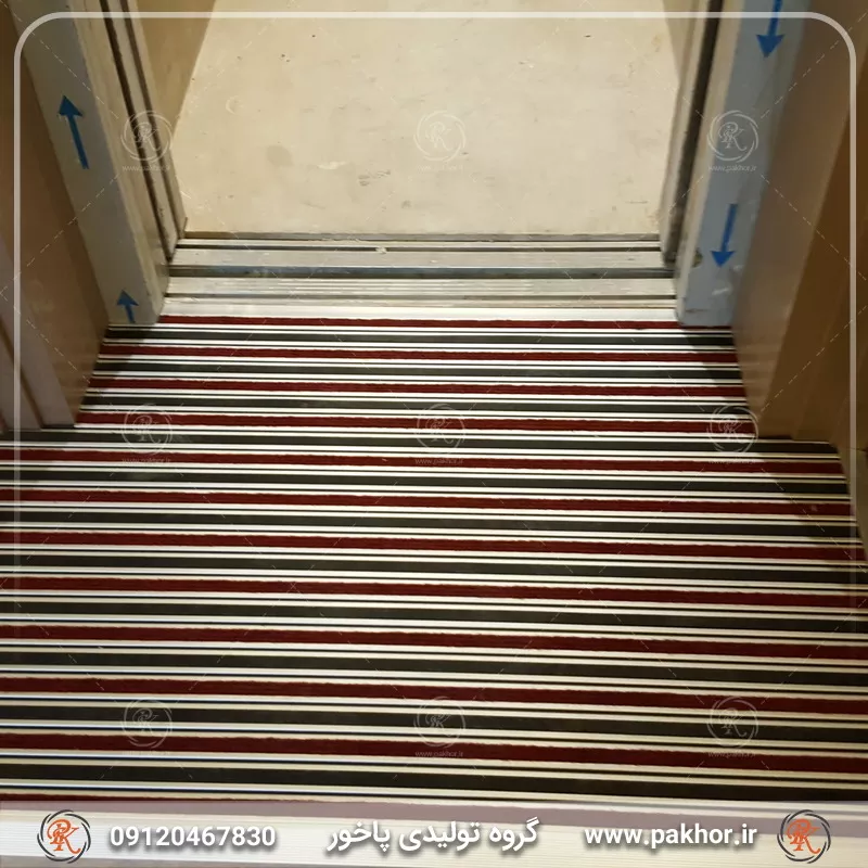 انتخاب جنس موکت داخل آسانسور