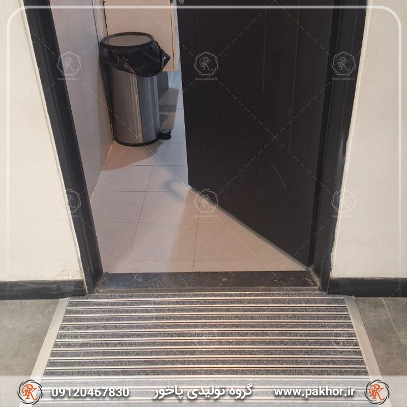 پادری درب ورودی