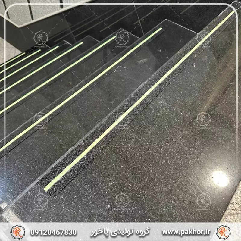 ترمز پله سیلیسی پشت چسبدار با نوار شبتاب ( 2 سال ضمانت )
