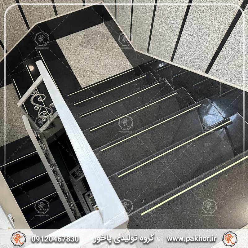 ترمز پله سیلیسی پشت چسبدار با نوار شبتاب