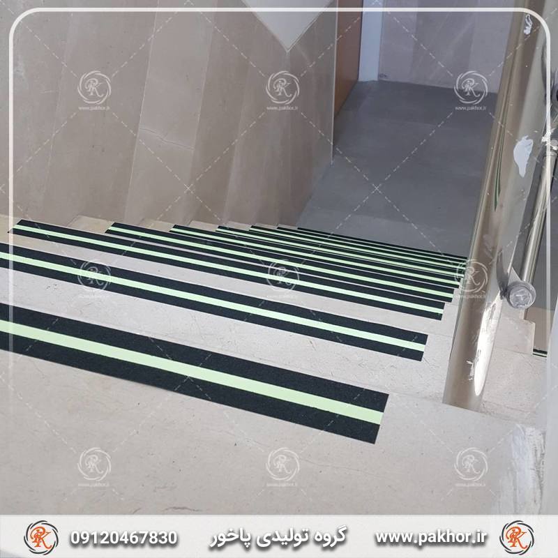 ترمز پله سیلیسی پشت چسبدار با نوار شبتاب