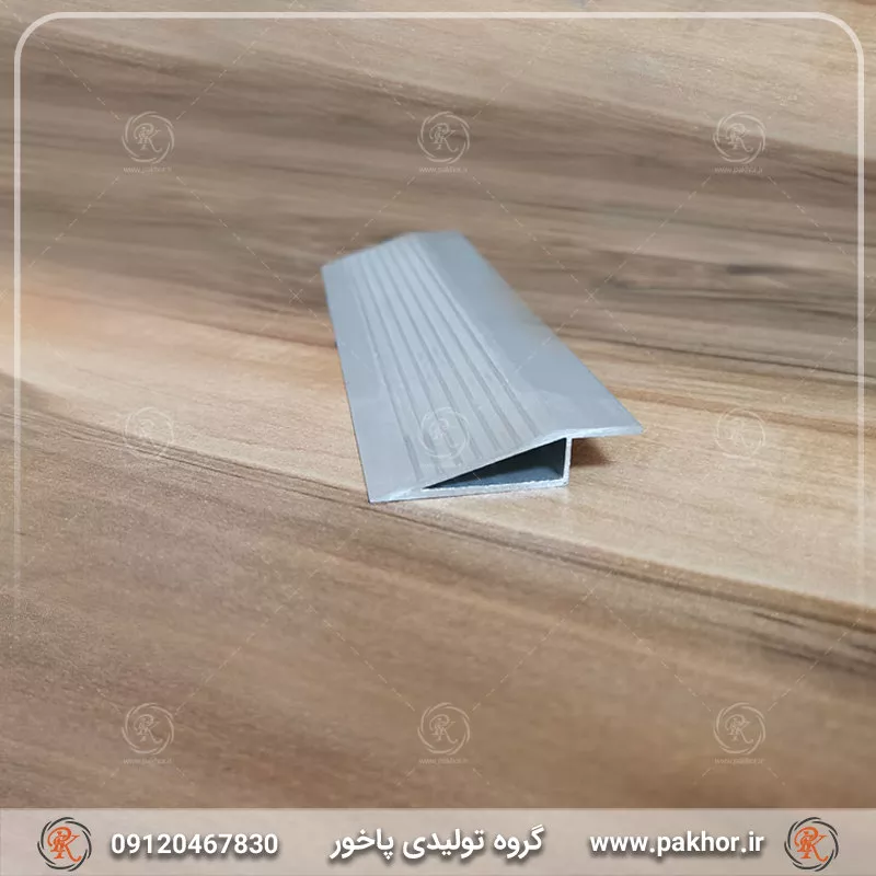 پروفیل شیبدار مثلثی کد D4