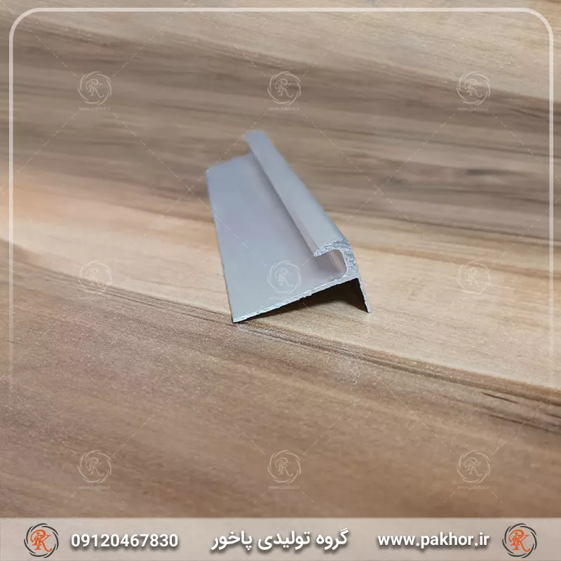پروفیل لب پله عصایی کد D9