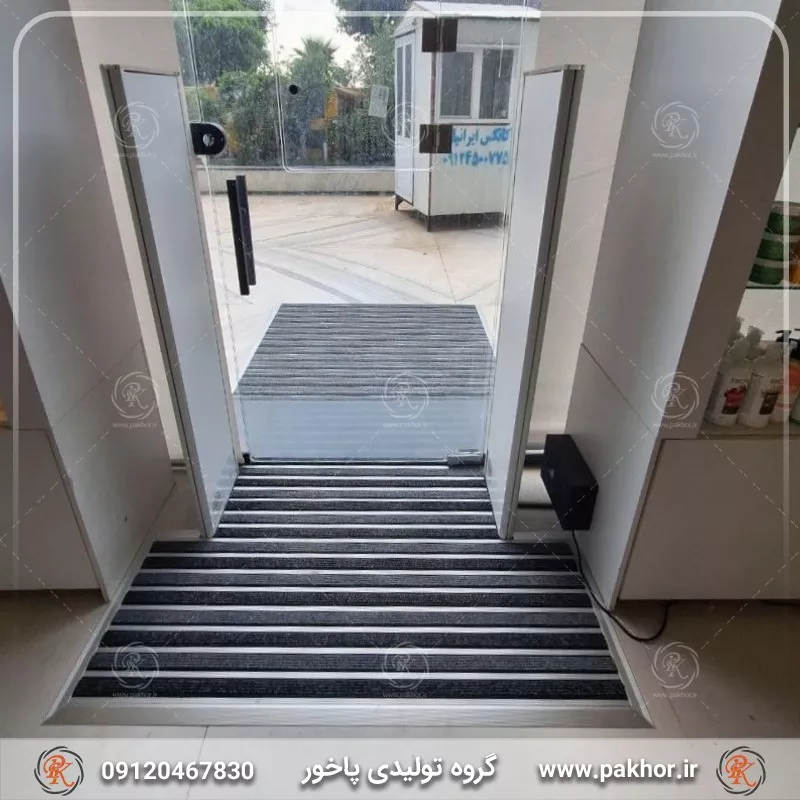 نمونه اجرا شده پادری آلومینیومی pvc موکت یک سانتی کد M3