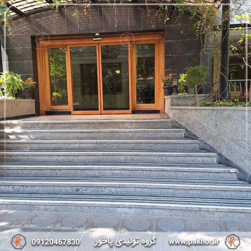 نمونه اجرا شده پادری آلومینیومی pvc موکت یک سانتی کد M3