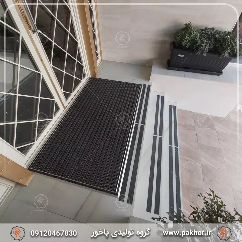 نمونه اجرا شده پادری آلومینیومی شیار دار موکت دو سانتی کد M5