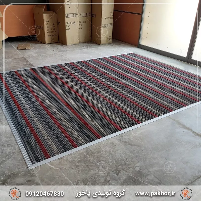 نمونه اجرا شده پادری آلومینیومی شیار دار موکت دو سانتی کد M5