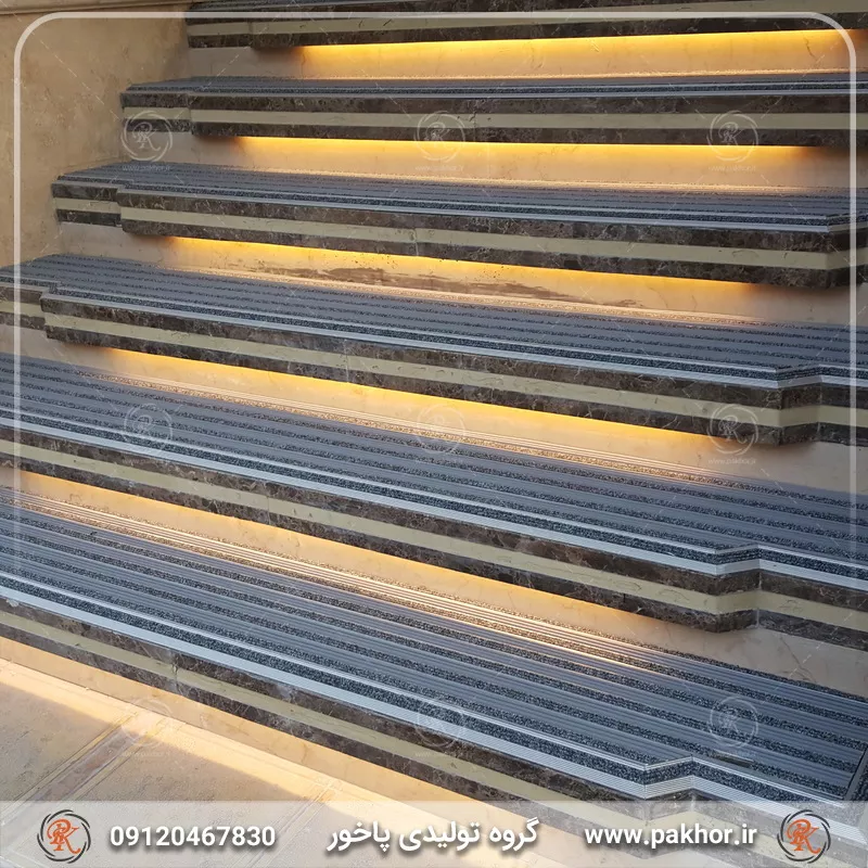 نمونه اجرا شده پادری آلومینیومی شیار دار موکت دو سانتی کد M5